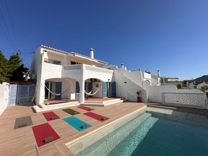 8 Tage Yoga- und Surf-Camp im wunderschönen Praia da Luz, Portugal