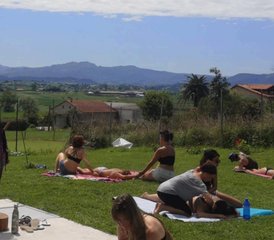 3 días de retiro de yoga, sonido, mar y libertad: Hijas Salvajes en Langre, Cantabria, España - Photo 4