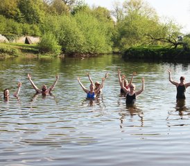 03 Tage Flow Like a River - Yoga und Wildschwimmen Retreat in der Schönheit von Mid Wales, Vereinigtes Königreich - Photo 1