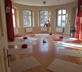 113 Tage Zauber der Rauhnächte: Yoga und Ayurveda Retreat im Gut Saunstorf, Mecklenburg Vorpommern - Photo 1