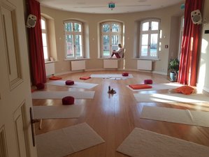 3 Tage Zauber der Rauhnächte: Yoga und Ayurveda Retreat im Gut Saunstorf, Mecklenburg Vorpommern