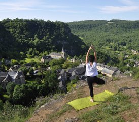14 jours en séjour de yoga, randonnée et gestion du stress en Aveyron, France - Photo 1