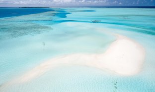 Atolón Dhaalu Retiros y Viajes