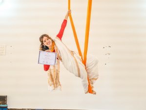 7 jours en stage de formation de professeur de yoga aérien 50h à Rishikesh, Inde, avec séance de guérison par le son