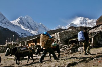 13 jours en stage de yoga et trek du Manaslu Himal au Népal
