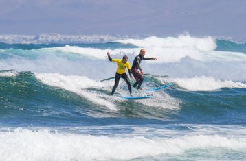8-Daagse Surfkamp Met Yoga Retreat in Corralejo, Fuerteventura, Canarische Eilanden, Spanje