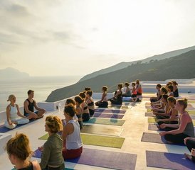 47 jours en stage de yoga et Pilates pour s’épanouir en tant que déesse grecque à Aegiali, Grèce - Photo 1