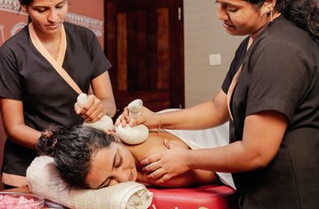 Retiro de 7 días de Ayurveda y Yoga en Kerala, India, con asesoramiento personalizado de bienestar