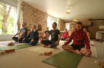 3 jours en week-end de yoga pour respirer à Noyal-Muzillac, Morbihan, France