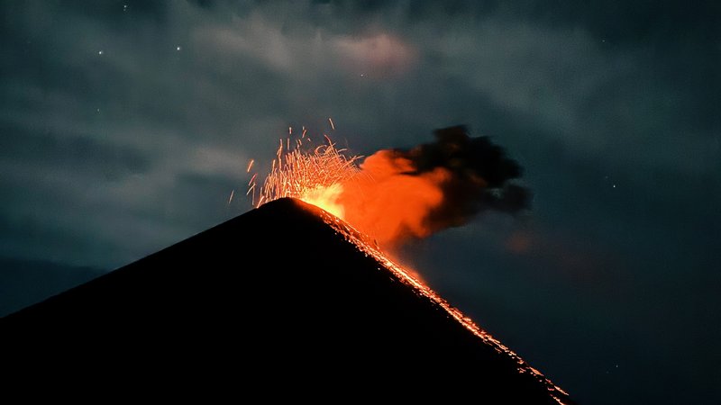 8 Day All Girls Surf, Yoga, and Volcano Hike Tour in Guatemala