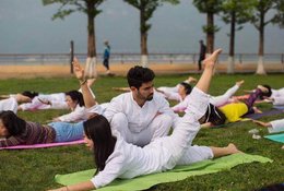 10 días de retiro de meditación himalaya y yoga multiestilo en Rishikesh, India