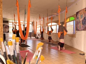 3 días de retiro artístico con  yoga aéreo en la Costa Tropical, Andalucía