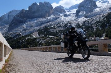 8 días de ruta guiada en moto por el norte de Italia, los lagos italianos y los Dolomitas