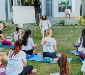 25 días de profesorado de yoga de 200 horas en Rishikesh, India, con un viaje al Taj Mahal - Photo 2