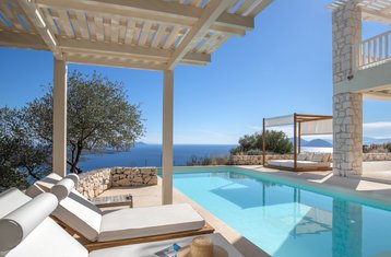 3 semaines-200h en formation de professeur de yoga vinyasa et ashtanga à l’île de Lefkada, Grèce