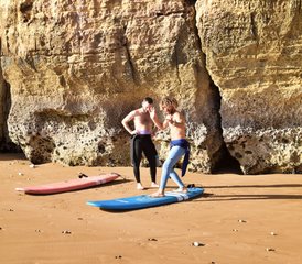115 días de viaje de surf con todo incluido: surfea las olas y vive Marruecos en Taghazout - Photo 1