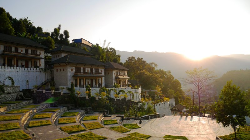 Formation De Professeur De Yoga Fondamentale De 200 Heures Sur 30 Jours À Pokhara, Népal