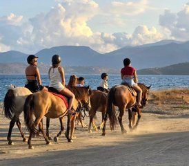 8 Tage Reiturlaub für Familien auf dem Peloponnes, Griechenland mit Bauernhofbesuch und Pferdepflege - Photo 2