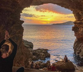117 jours en stage de formation de professeur de yin yoga 60h avec les cinq éléments et thérapie fasciale à Ibiza, Espagne - Photo 1
