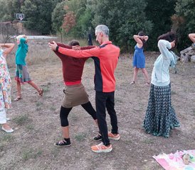 3 jours en stage de yoga, qi gong et méditation « Ancrage et Vitalité » près de Carcassonne, France - Photo 3