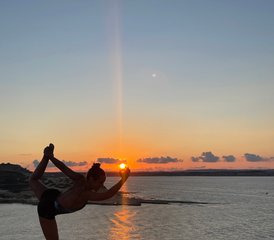Formación de profesorado de yoga híbrida de 100 horas: 8 días online y 11 días presenciales en St. Paul's Bay, Malta - Photo 3