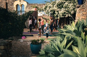 22 días de profesorado transformador de yoga Vinyasa y Hatha de 200 horas en Ericeira, Portugal