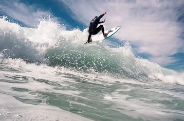 6 días de retiro de surf con 3 clases de surf en SURFinn Algarve, Portugal
