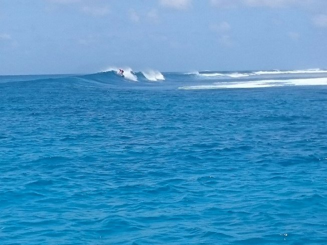 8 jours en stage de surf guidé à Vaavu et aux atolls d’Ari, Malé, Maldives avec soirée barbecue, observation des étoiles et plus encore - photo 2
