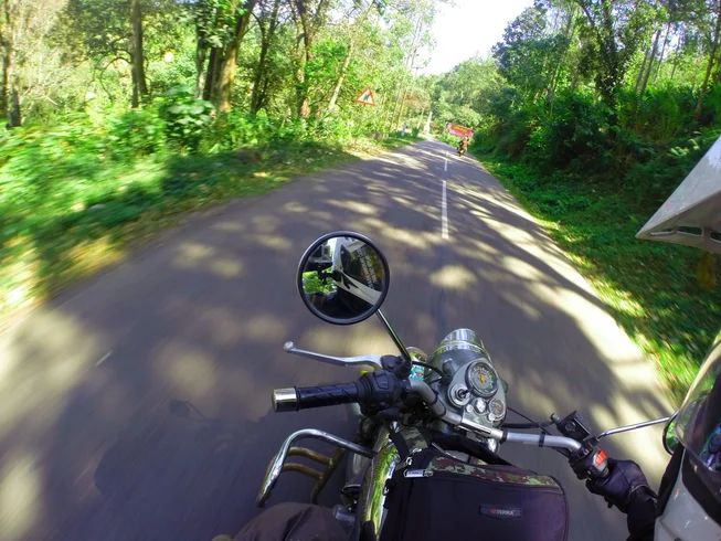 9 Day "Tropical Twister" Guided Loop Motorcycle Tour in Goa and Karnataka, India photo 6