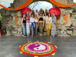 13-Daagse 100-Urige Bodywork en Yin Yoga Therapie Docentenopleiding in Bali Indonesië