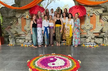 13 Tage 100-Stunden Körperarbeit und Yin-Yoga-Therapie Yogalehrer Ausbildung in Bali, Indonesien