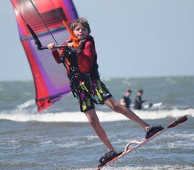 5 jours en stage multi-activités : SUP, planche à voile, wing foil et kitesurf dans le Queensland, Australie - Photo 5
