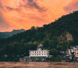 4 Tage Erwachen im Himalaya Yoga Retreat mit Meditation und Klangheilung in Rishikesh, Indien - Photo 5
