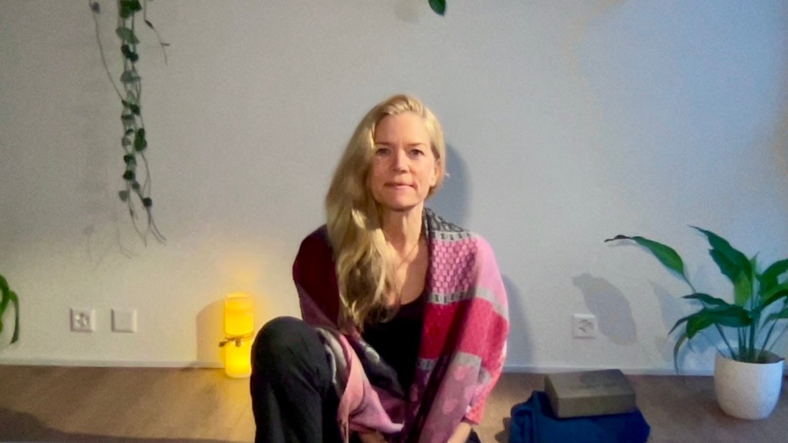 frye jennifer bootie