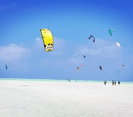8-Daagse Yoga en Privékitesurfvakantie in Zanzibar, Tanzania - Verblijf bij Paje by Night Bungalows - Photo 4