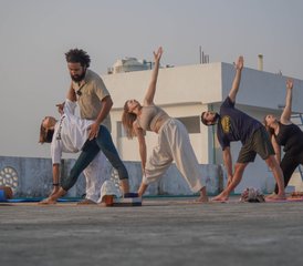 10 jours-200h en formation de professeur de yoga et d’ayurvéda holistique hybride à Rishikesh, Inde - Photo 3