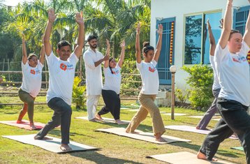 2 jours en stage de yoga, pranayama et méditation avec massage ayurvédique à Rishikesh, Inde