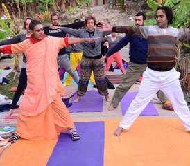 1050 Tage 500-Stunden Kundalini Tantra Yogalehrer Ausbildung in Rishikesh, Indien - Photo 1