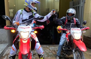 9-Daagse Motorreis in Nepal: Ontdek het Hoogstgelegen Meer ter Wereld (Tilicho Lake)