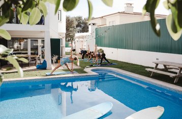 8 jours en stage de yoga et surf à Cascais, Portugal