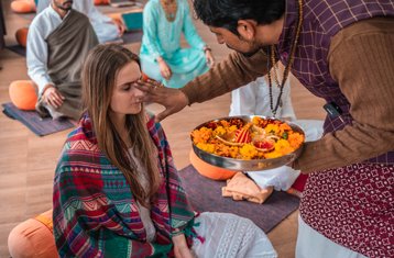13 Tage 100-Stunden Kundalini Yoga-Lehrerausbildung in Rishikesh, Indien