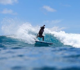 10 días de retiro de surf con olas poco concurridas y esnórquel en Kudahuvadhoo, Maldivas - Photo 4