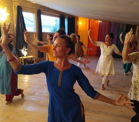 105 Tage Yoga, Indischer Tanz und Janzu im Luberon - Photo 1