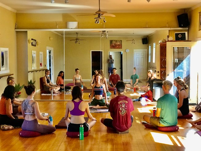 20 Day Hatha And Vinyasa 200 Hour Yoga Teacher Training In Maui Hawaii Bookyogaretreats Com