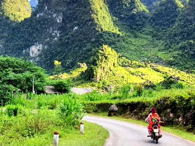 6 Day Guided Ha Giang Loop Off-Road Motorcycle Tour in Vietnam photo 5