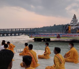 715 Tage Intensives Yoga Retreat im Ashram in Rishikesh, Indien - Photo 1
