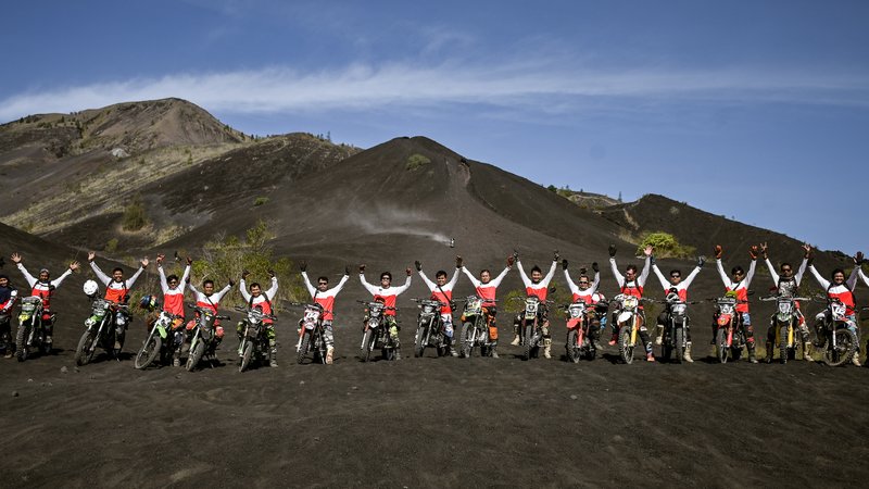 6 Day Guided Bali to Bromo Off-Road Adventure and Dirt Bike Tour in Indonesia
