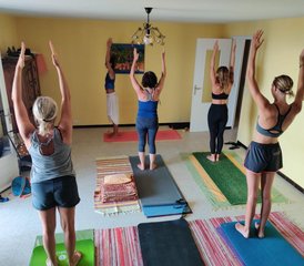 6 jours en stage de yoga, danse et reconnexion au Féminin Sacré au Rayol-Canadel-sur-Mer, Var - Photo 2