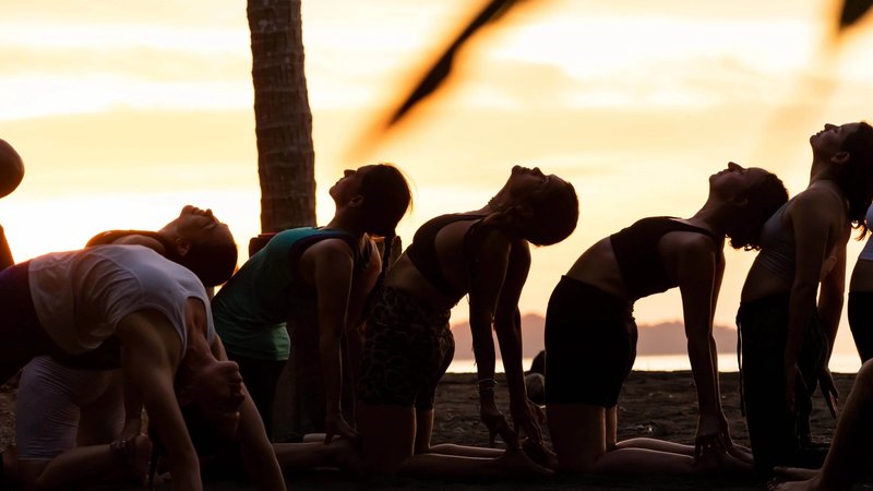 16 Tage Frauen-Retreat mit Yoga, Surfen und Wandern an der Wilden Pazifikküste Kolumbiens