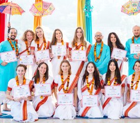 12 días de formación de profesor de yoga ayurvédico de 100 horas en Rishikesh, India - Photo 4